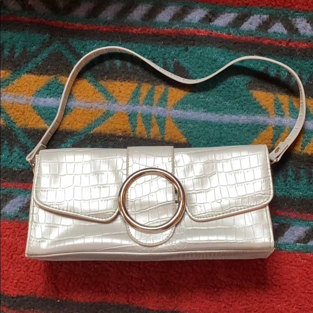 Silver Clutch - Picture 6 of 6